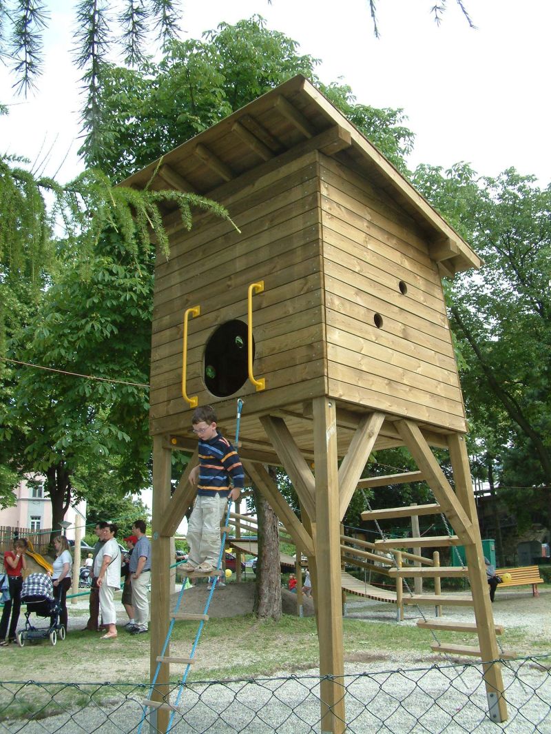 76550-playhouse-nest box